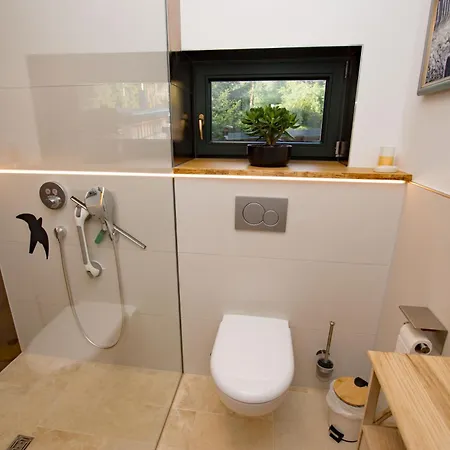 Exklusives Am Roofensee - Kamin, Designkueche & Naturidylle